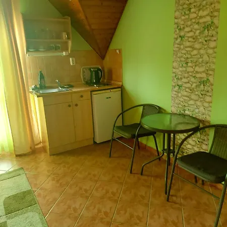Dóra Stúdió Apartman *
